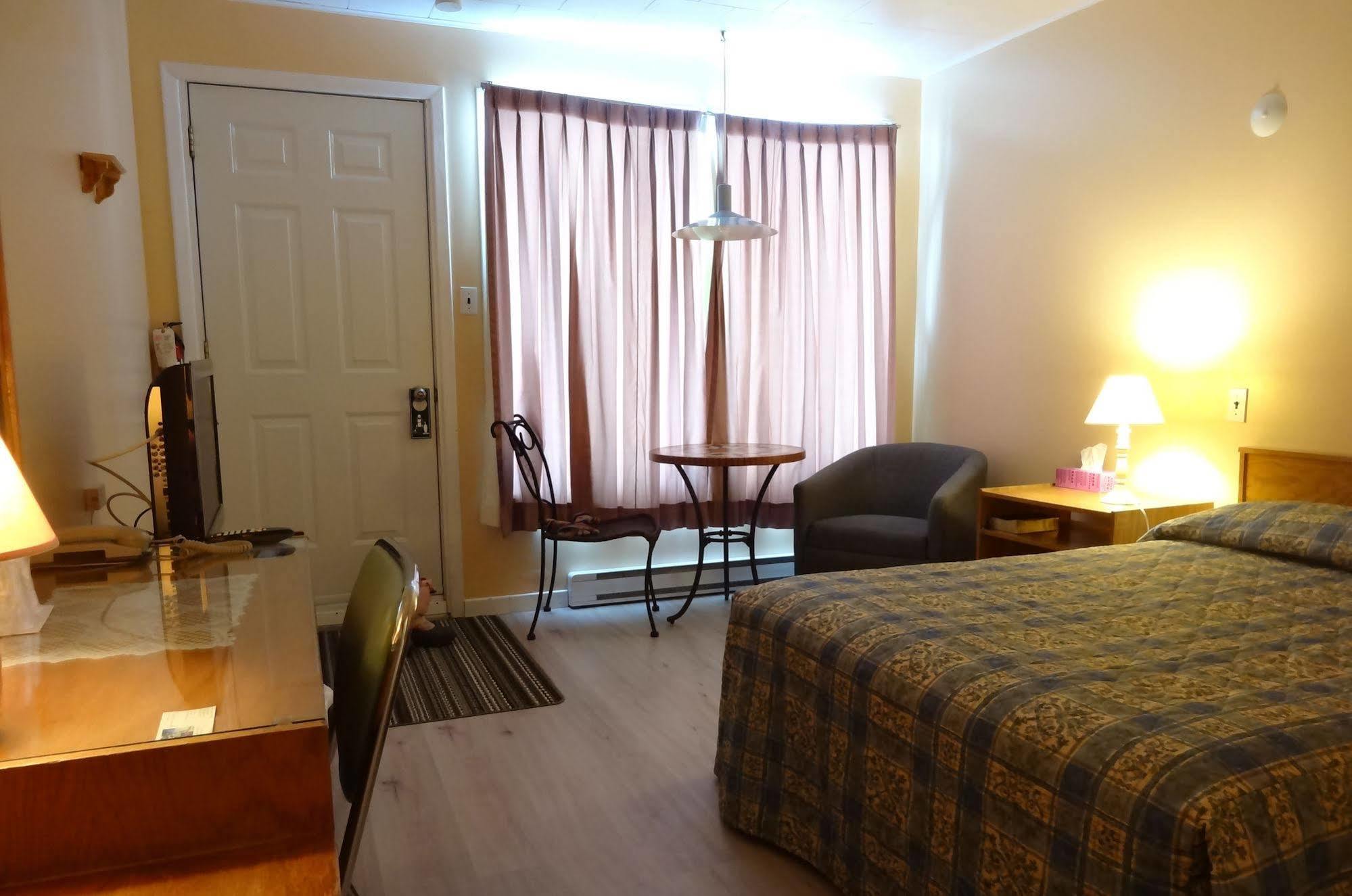 Motel Lyse Rimouski Exterior foto